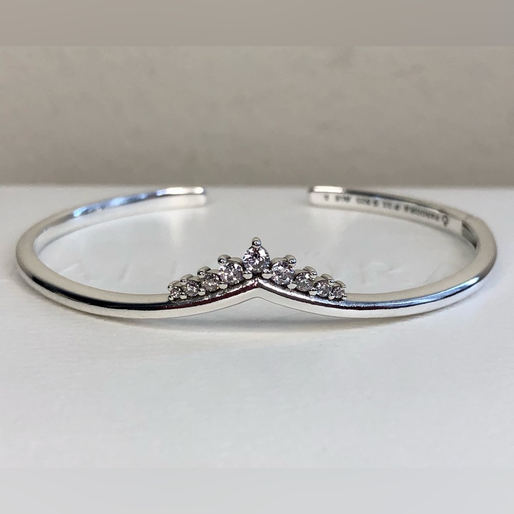 S⭕️LD‼️New Pandora Tiara Wishbone Open Bangle Bracelet - Picture 1 of 9